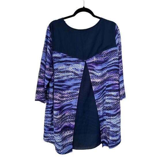Catherines Top Size 1X Purple 3/4 Sleeve Scoop Neck Geometric Split Back Hi Lo - Picture 6 of 11